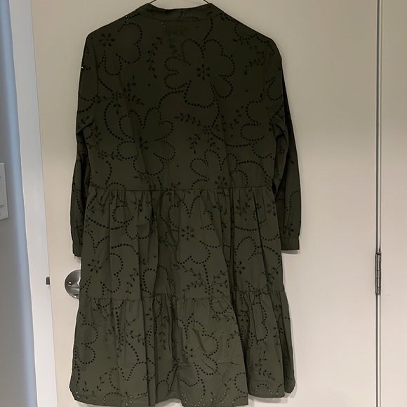 Zara almost new, super cute & comfy 100% cotton eyelet flounce dress - Picture 2 of 2
